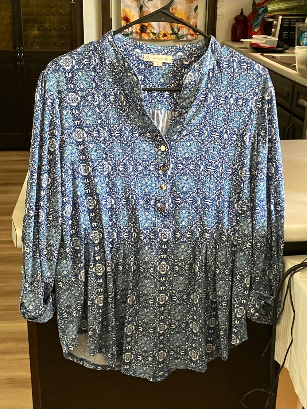 CB established 1962 Blue and White V Neck Tunic Blouse Size M